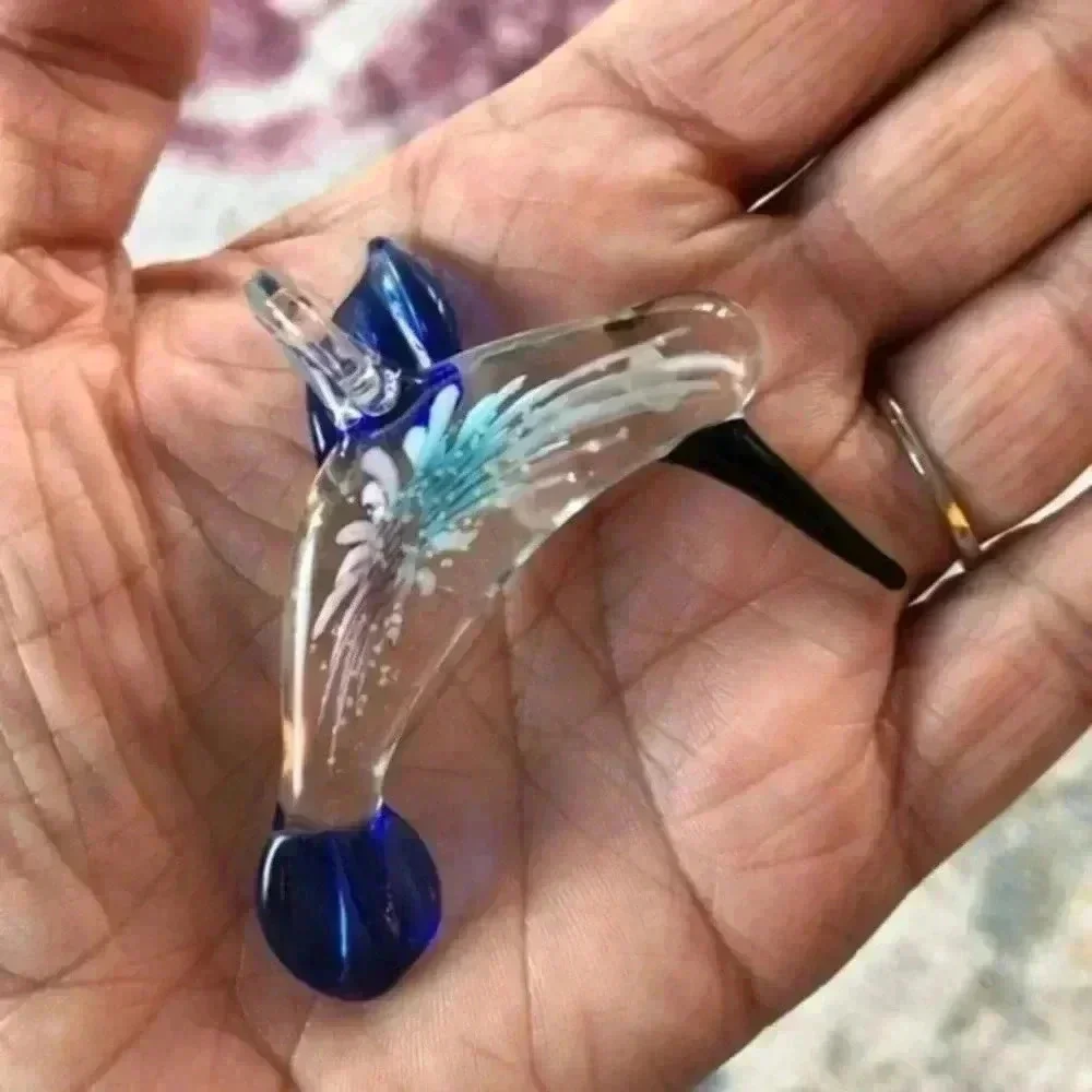 Pretty Blue GLOW IN THE DARK Murano Glass Hummingbird Necklace Pendant NWT